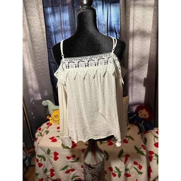 off the shoulder embroidered top - Picture 3 of 8